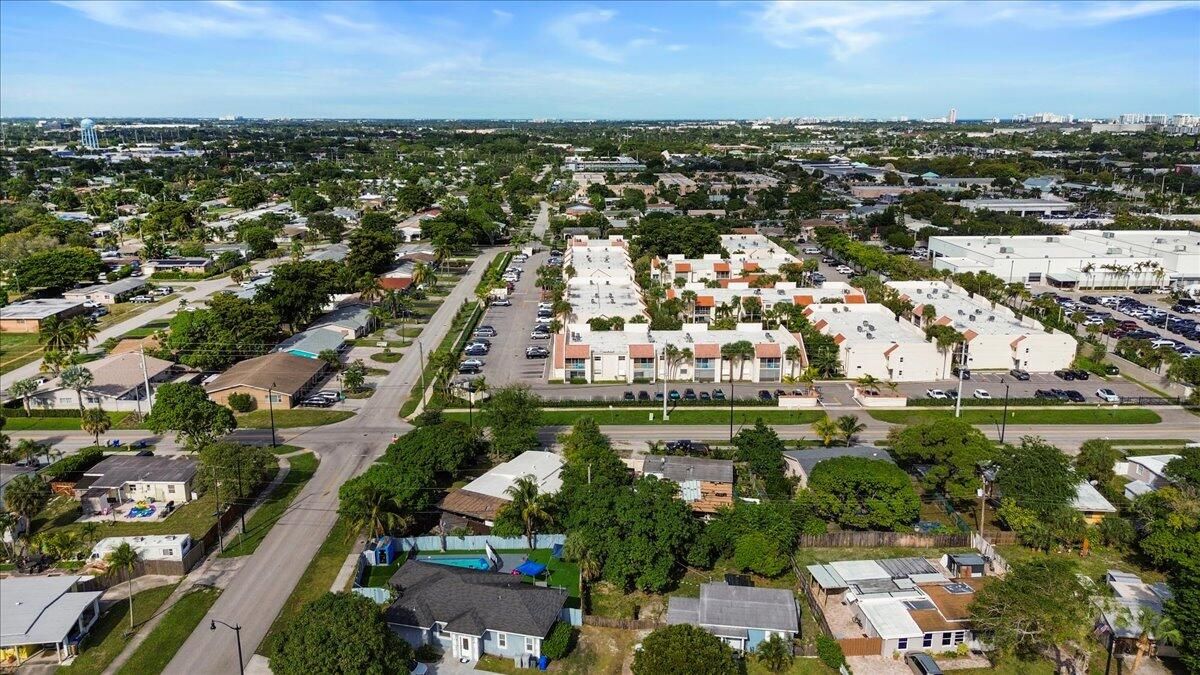 待售: $225,000 (2 贝兹, 2 浴室, 1000 平方英尺)