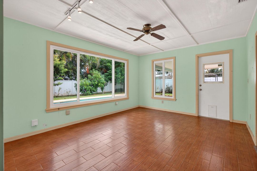 Active With Contract: $450,000 (3 beds, 2 baths, 1298 Square Feet)