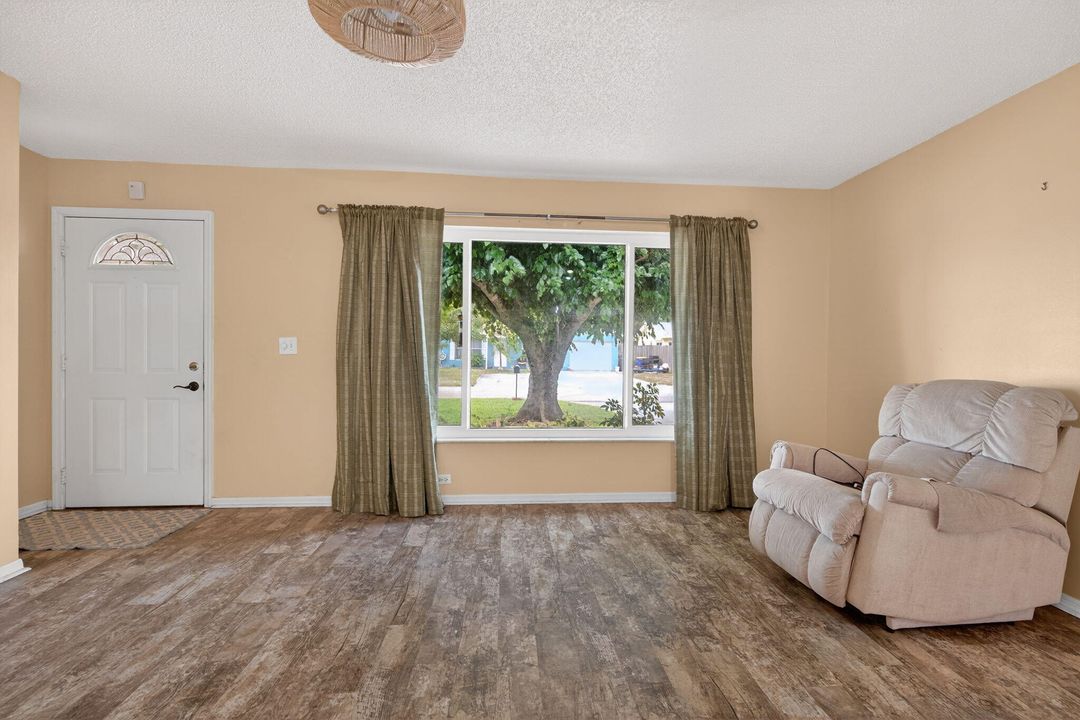 Active With Contract: $450,000 (3 beds, 2 baths, 1298 Square Feet)