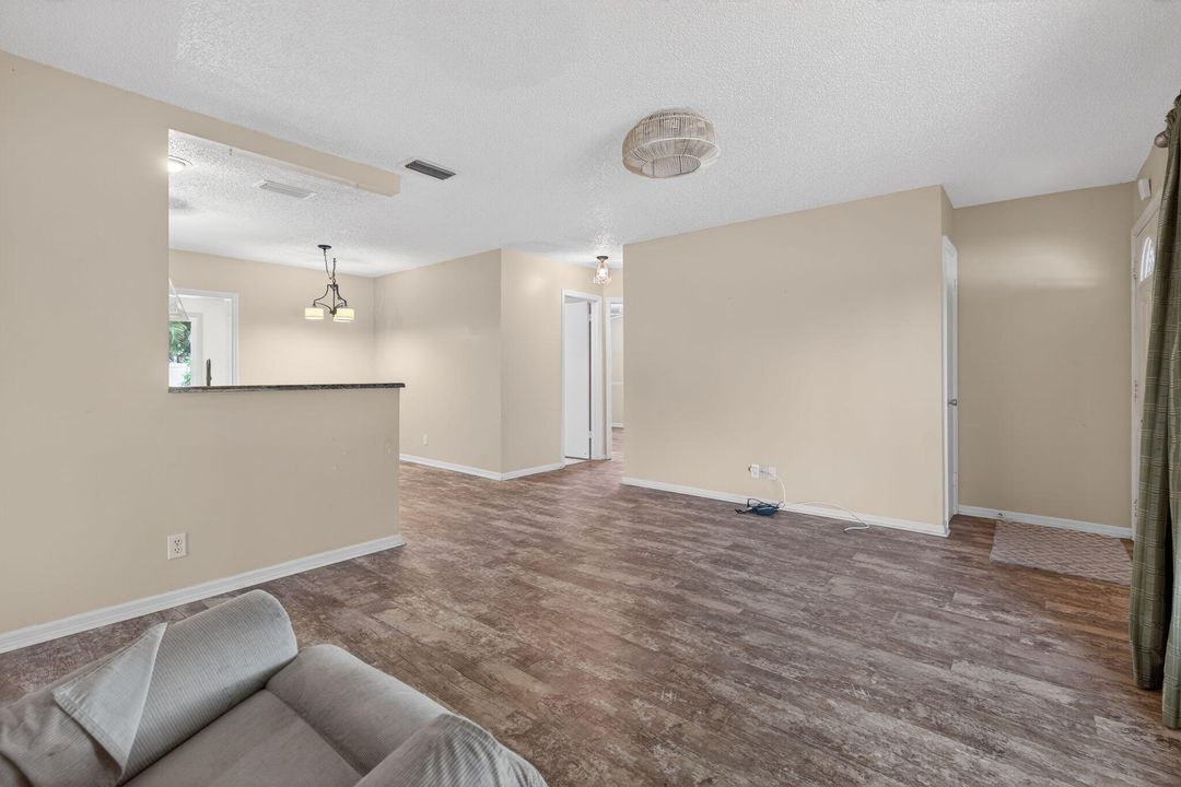 Active With Contract: $450,000 (3 beds, 2 baths, 1298 Square Feet)