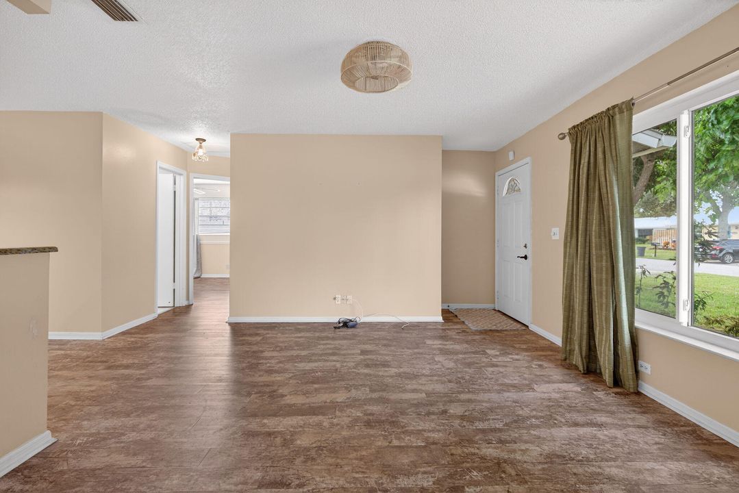 Active With Contract: $450,000 (3 beds, 2 baths, 1298 Square Feet)