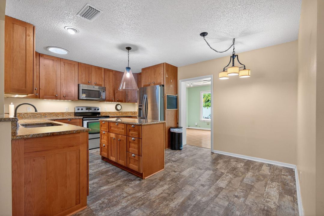 Active With Contract: $450,000 (3 beds, 2 baths, 1298 Square Feet)