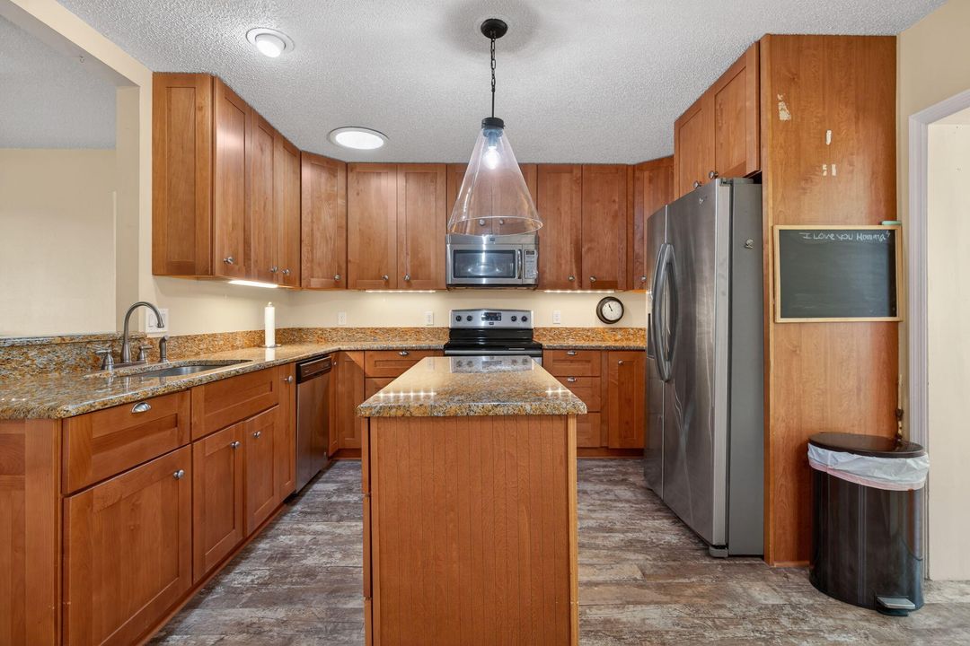 Active With Contract: $450,000 (3 beds, 2 baths, 1298 Square Feet)