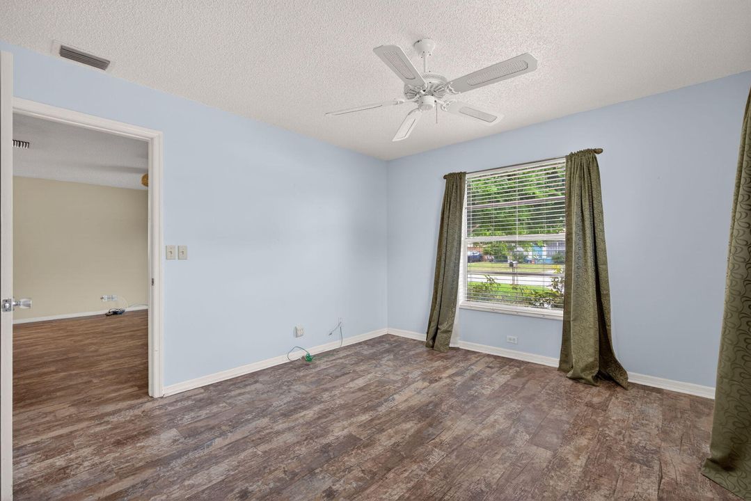 Active With Contract: $450,000 (3 beds, 2 baths, 1298 Square Feet)