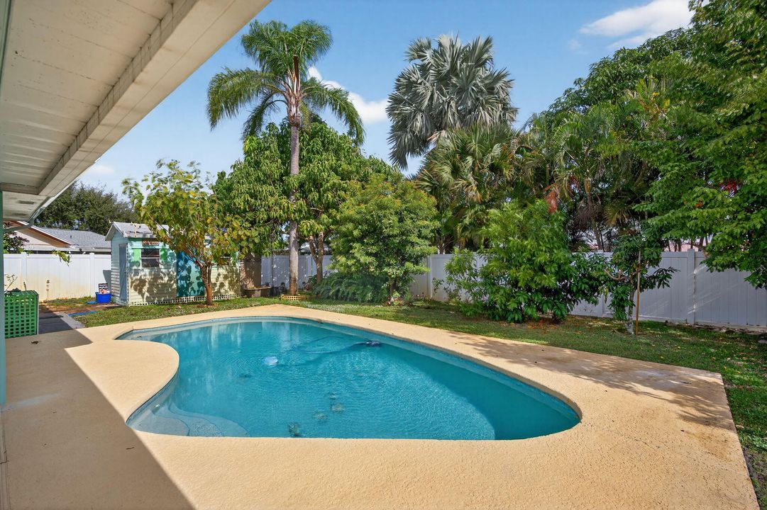 Active With Contract: $450,000 (3 beds, 2 baths, 1298 Square Feet)