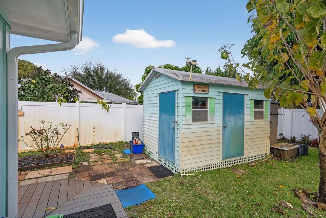 Active With Contract: $450,000 (3 beds, 2 baths, 1298 Square Feet)