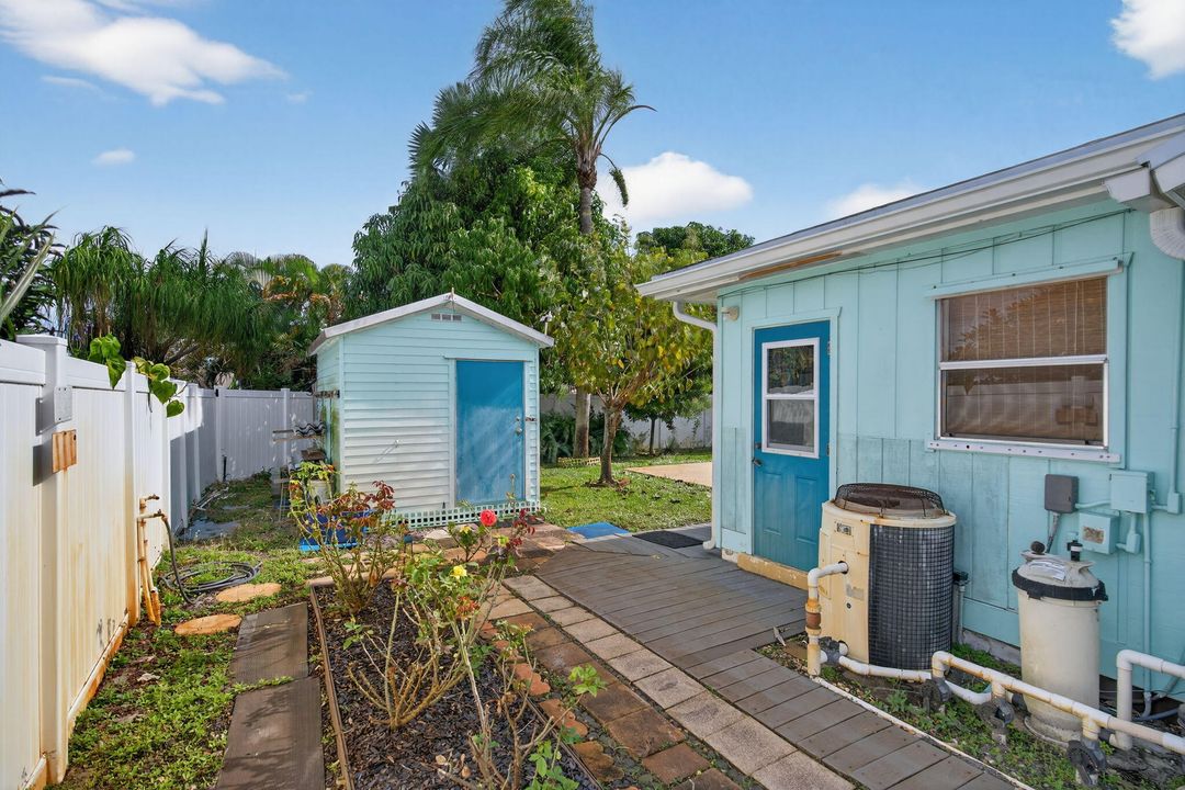 Active With Contract: $450,000 (3 beds, 2 baths, 1298 Square Feet)