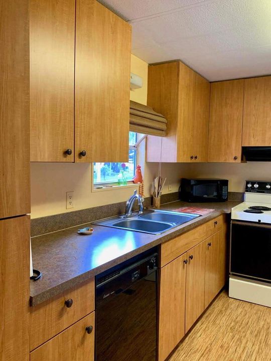 En Venta: $69,900 (2 camas, 2 baños, 1380 Pies cuadrados)