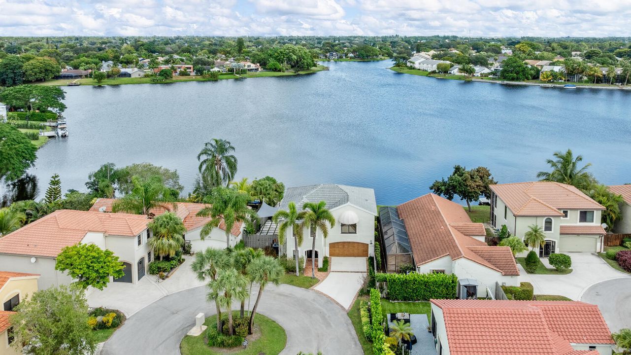 В аренду: $7,500 (3 спален, 2 ванн, 2045 Квадратных фут)