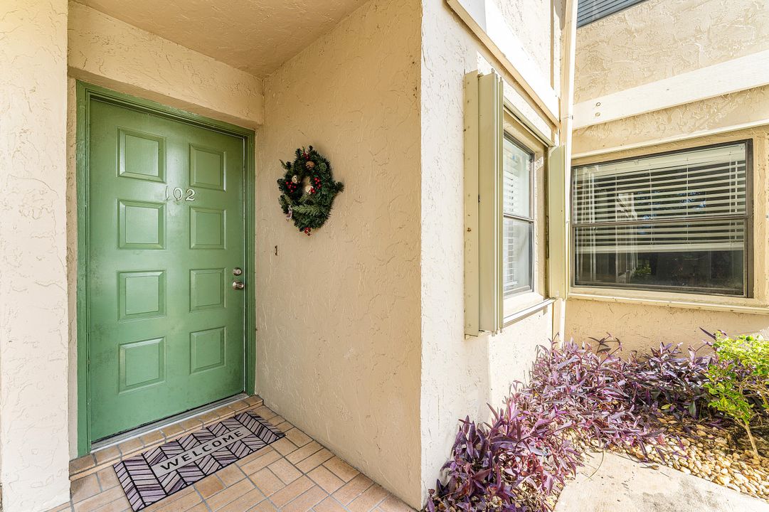 На продажу: $379,000 (2 спален, 2 ванн, 872 Квадратных фут)