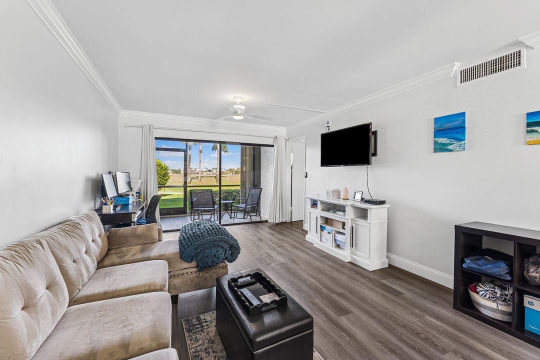 На продажу: $379,000 (2 спален, 2 ванн, 872 Квадратных фут)