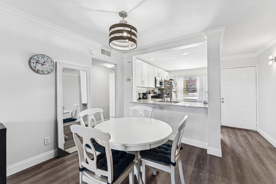 На продажу: $379,000 (2 спален, 2 ванн, 872 Квадратных фут)