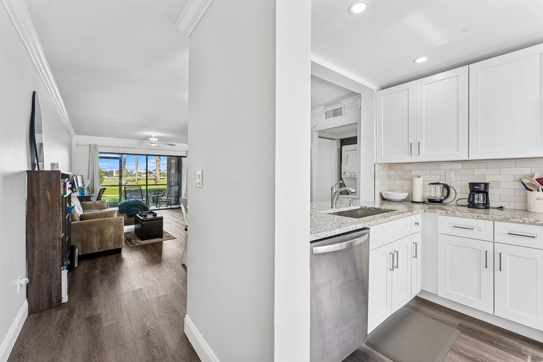 На продажу: $379,000 (2 спален, 2 ванн, 872 Квадратных фут)