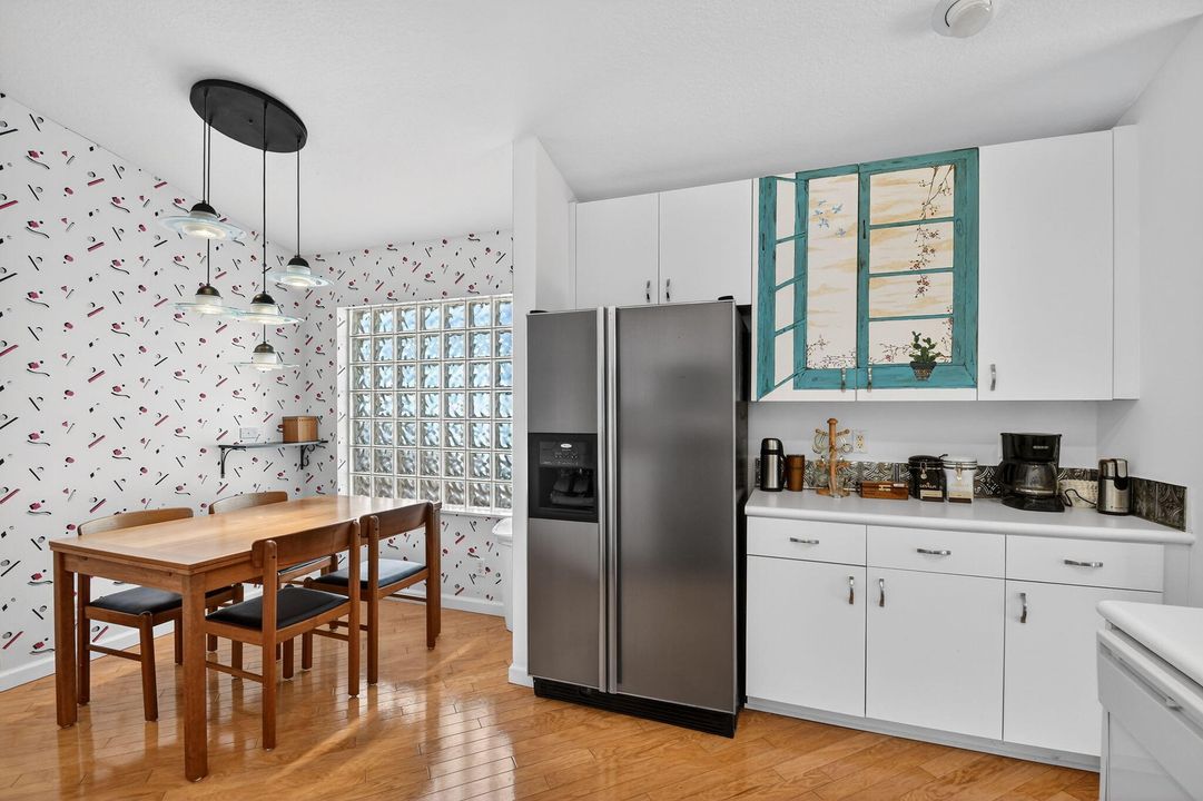 На продажу: $409,900 (3 спален, 2 ванн, 1938 Квадратных фут)