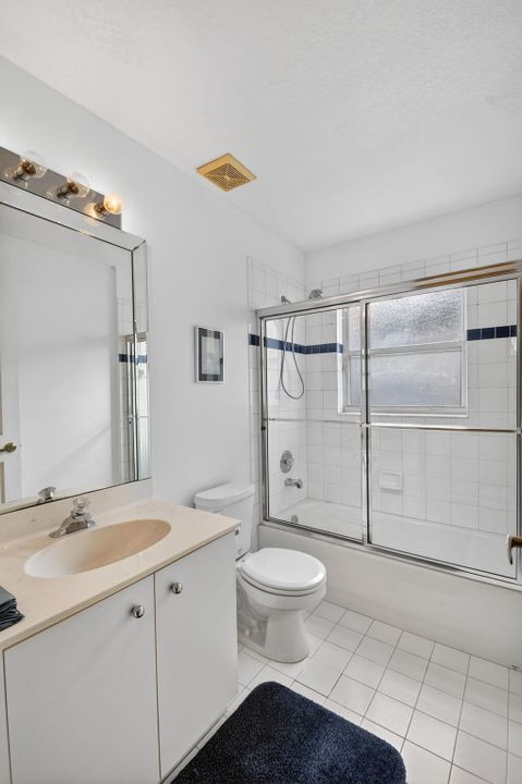 На продажу: $409,900 (3 спален, 2 ванн, 1938 Квадратных фут)