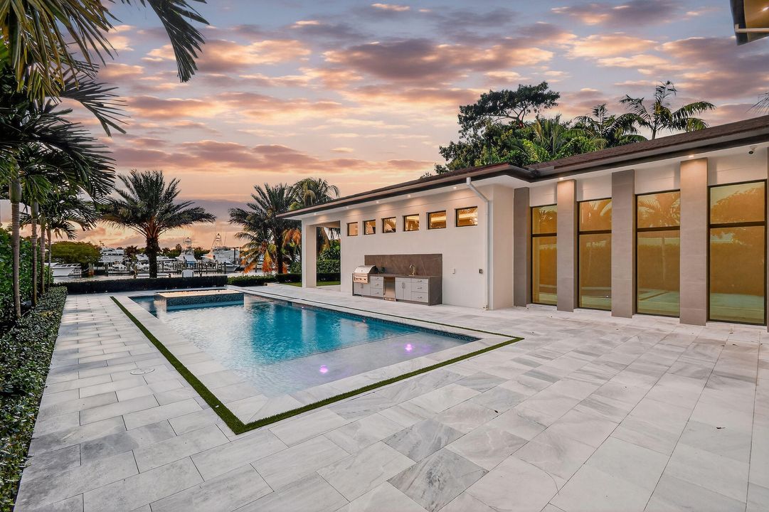 На продажу: $9,850,000 (4 спален, 5 ванн, 5379 Квадратных фут)