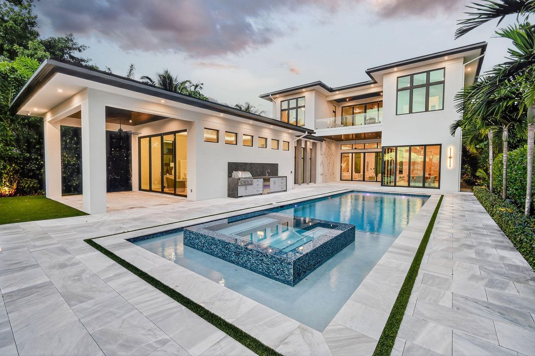На продажу: $9,850,000 (4 спален, 5 ванн, 5379 Квадратных фут)