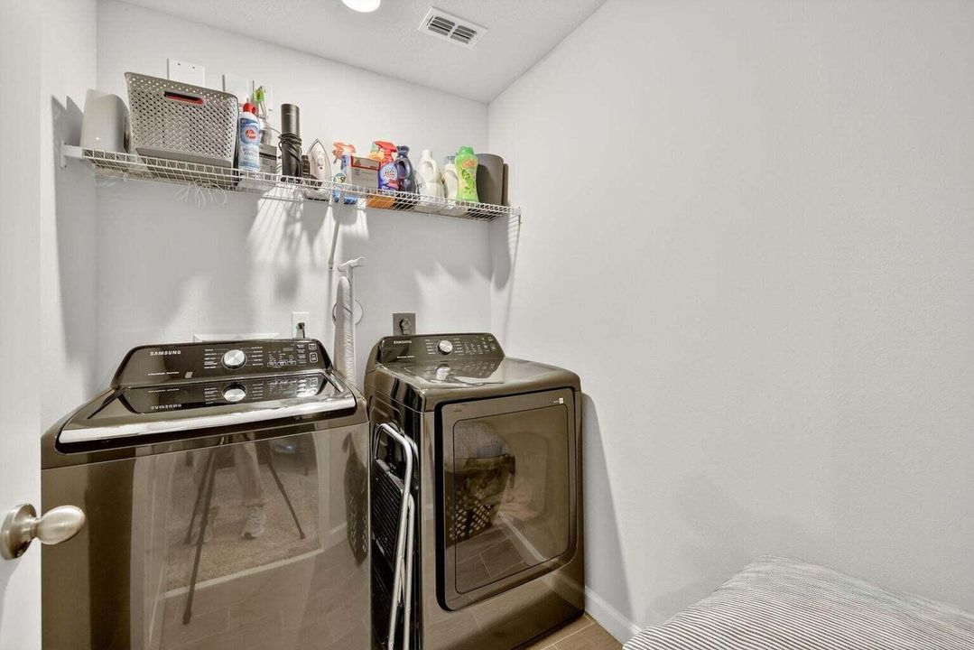 En Renta: $2,850 (3 camas, 2 baños, 1804 Pies cuadrados)