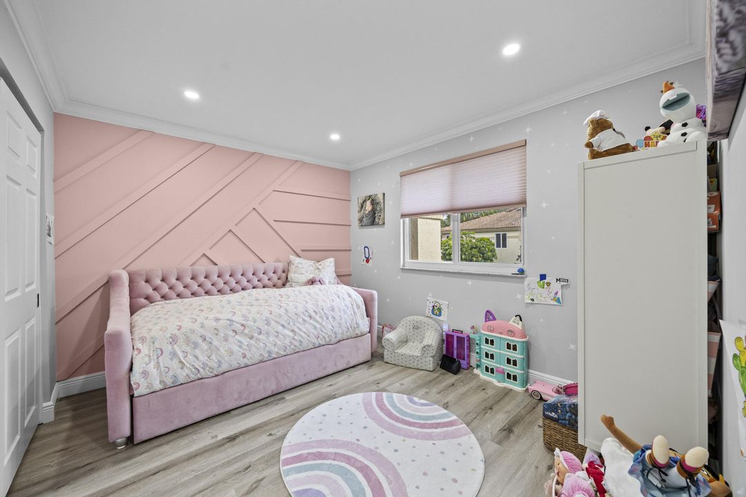 待售: $749,900 (3 贝兹, 2 浴室, 1549 平方英尺)