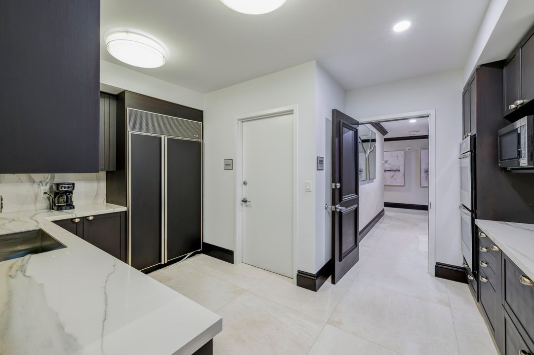 待售: $1,950,000 (2 贝兹, 2 浴室, 2108 平方英尺)