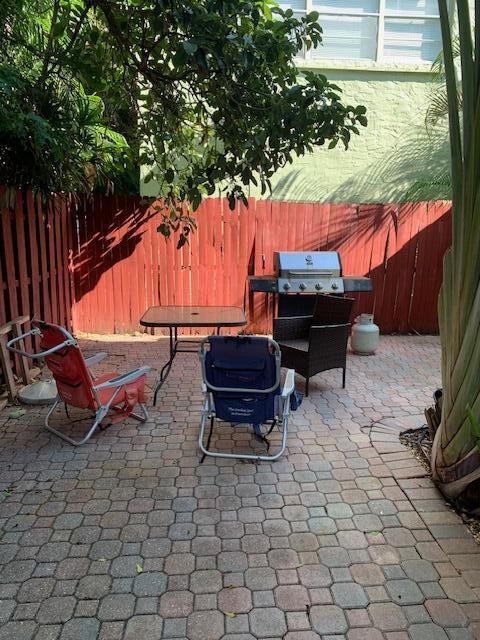 待售: $1,650,000 (3 贝兹, 2 浴室, 1571 平方英尺)