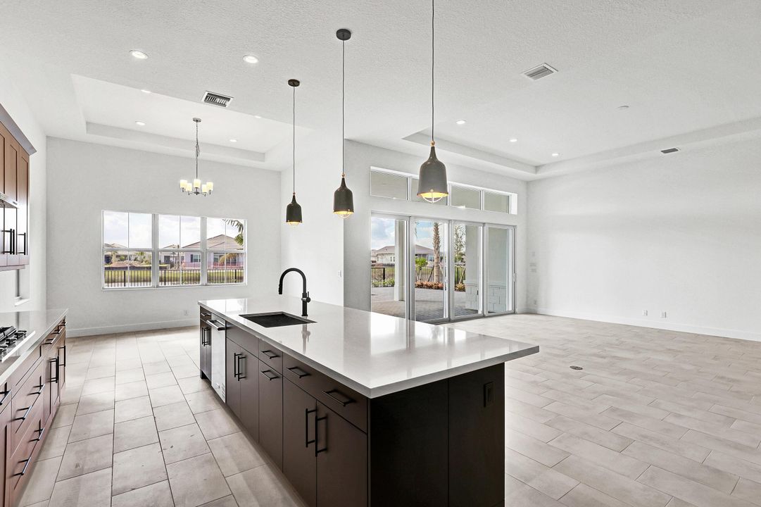 En Venta: $1,199,000 (3 camas, 2 baños, 2884 Pies cuadrados)