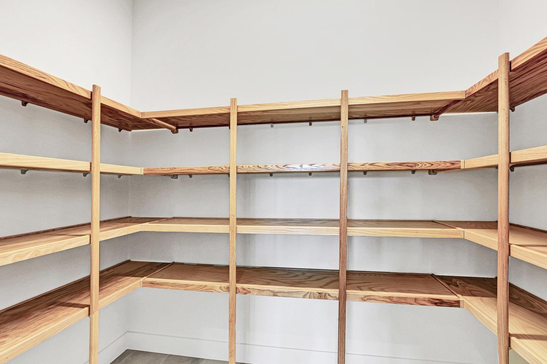 En Venta: $1,199,000 (3 camas, 2 baños, 2884 Pies cuadrados)