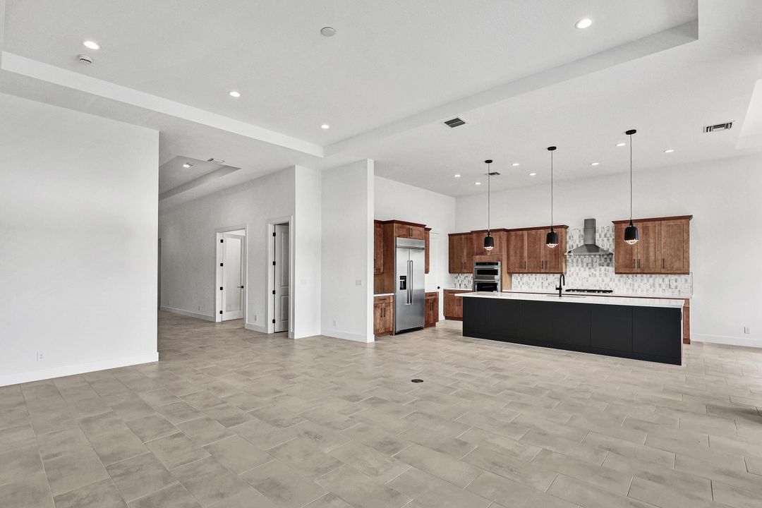 En Venta: $1,199,000 (3 camas, 2 baños, 2884 Pies cuadrados)