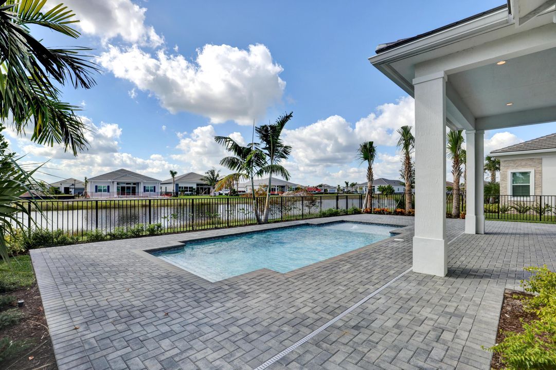 En Venta: $1,199,000 (3 camas, 2 baños, 2884 Pies cuadrados)