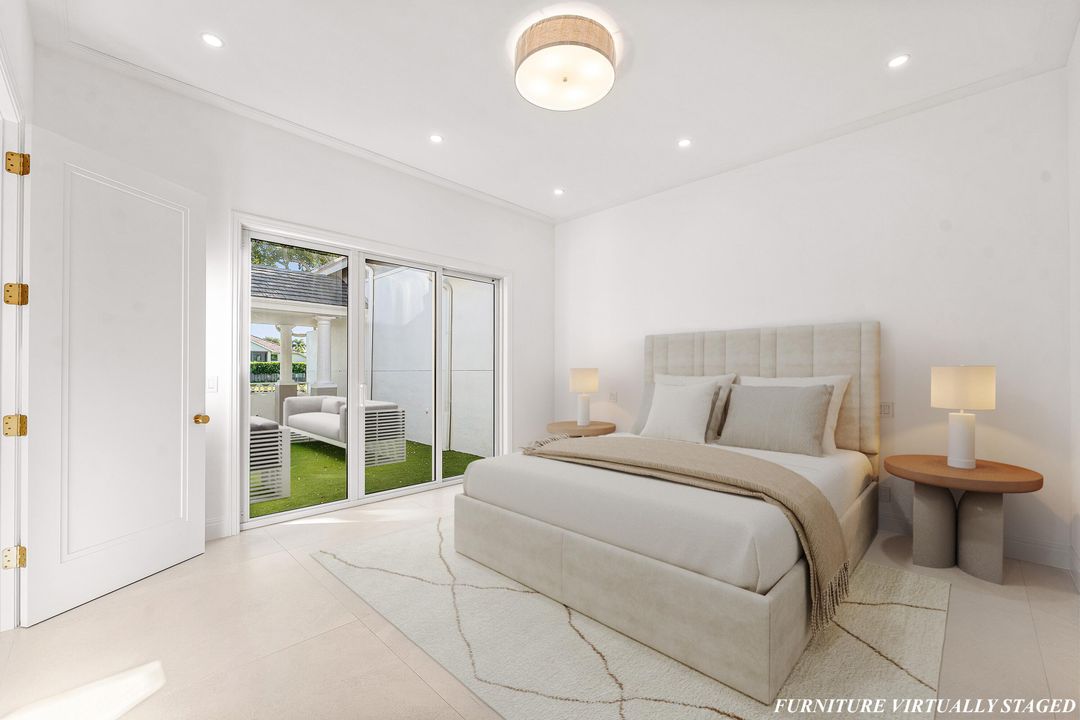 出租: $12,500 (3 贝兹, 3 浴室, 1965 平方英尺)