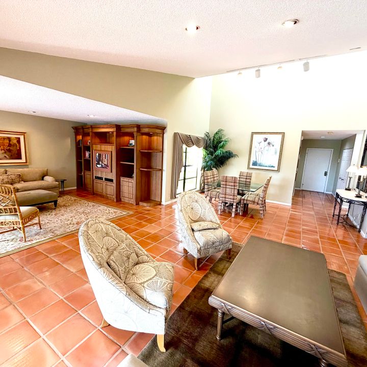 待售: $124,900 (3 贝兹, 2 浴室, 1809 平方英尺)