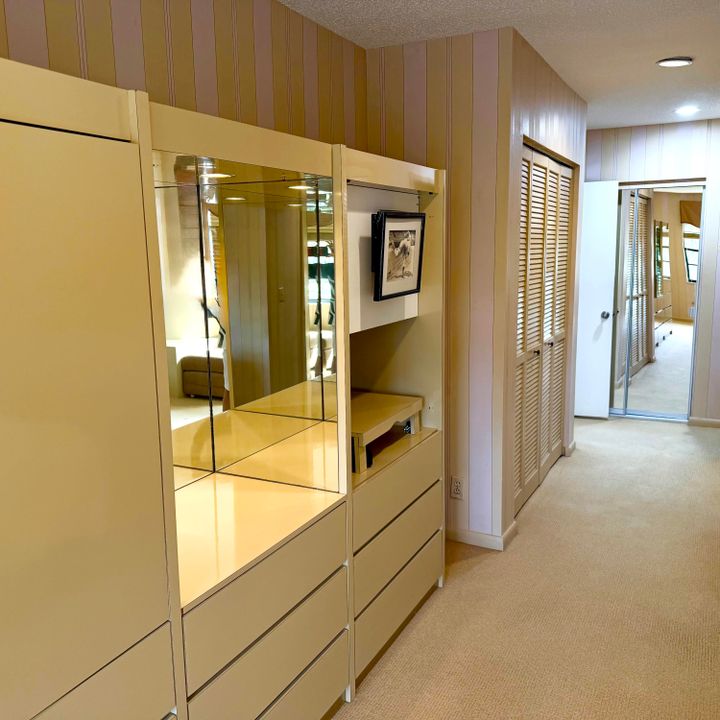 待售: $124,900 (3 贝兹, 2 浴室, 1809 平方英尺)