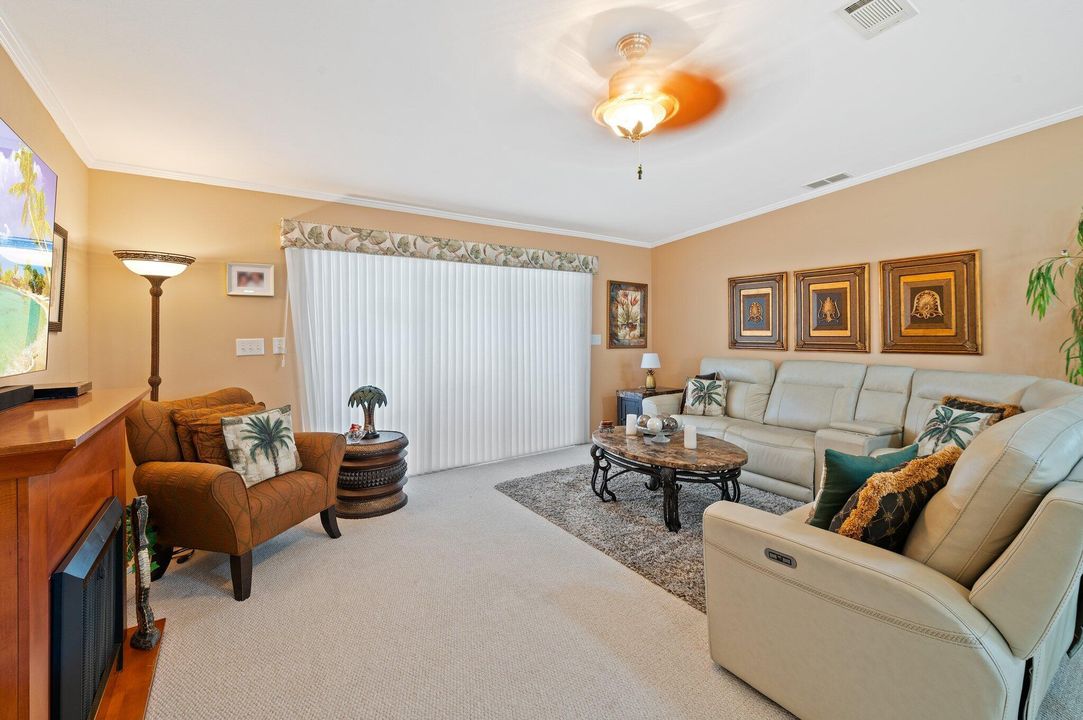 En Venta: $259,999 (3 camas, 2 baños, 2006 Pies cuadrados)