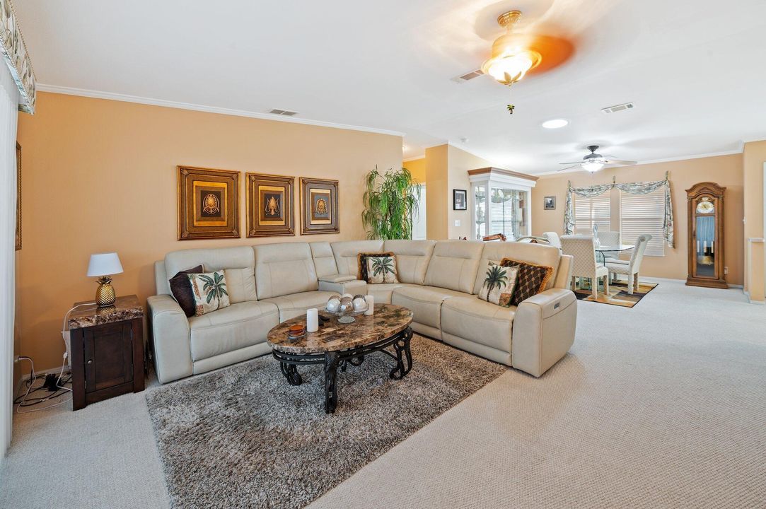 En Venta: $259,999 (3 camas, 2 baños, 2006 Pies cuadrados)