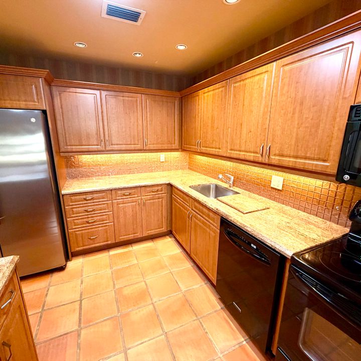 待售: $124,900 (3 贝兹, 2 浴室, 1809 平方英尺)