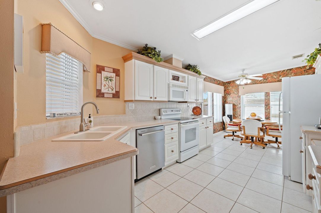 En Venta: $259,999 (3 camas, 2 baños, 2006 Pies cuadrados)