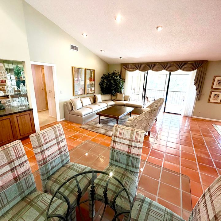 待售: $124,900 (3 贝兹, 2 浴室, 1809 平方英尺)