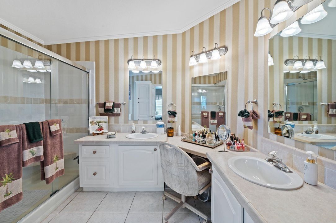 En Venta: $259,999 (3 camas, 2 baños, 2006 Pies cuadrados)