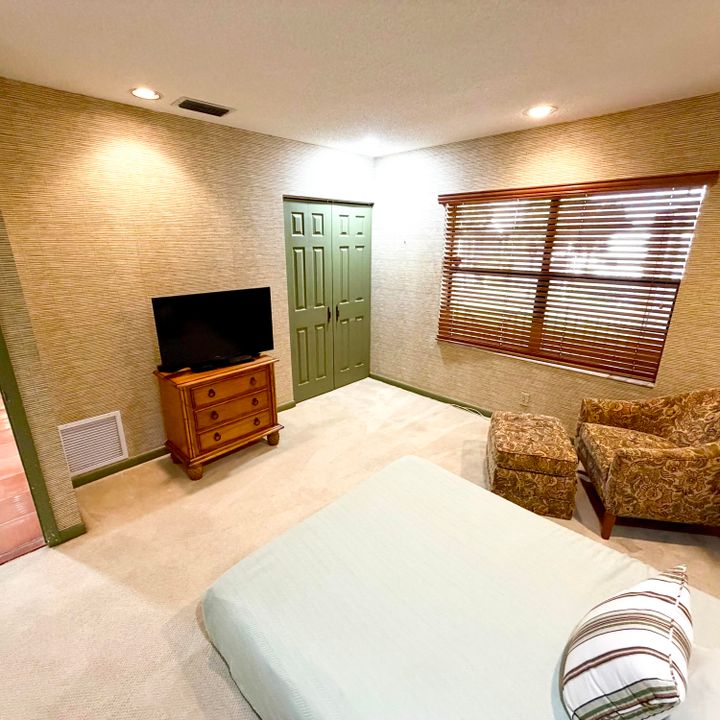 待售: $124,900 (3 贝兹, 2 浴室, 1809 平方英尺)