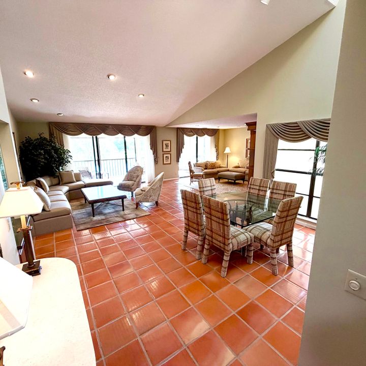 待售: $124,900 (3 贝兹, 2 浴室, 1809 平方英尺)