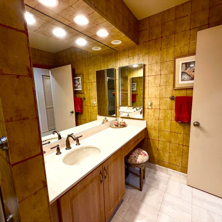 待售: $124,900 (3 贝兹, 2 浴室, 1809 平方英尺)