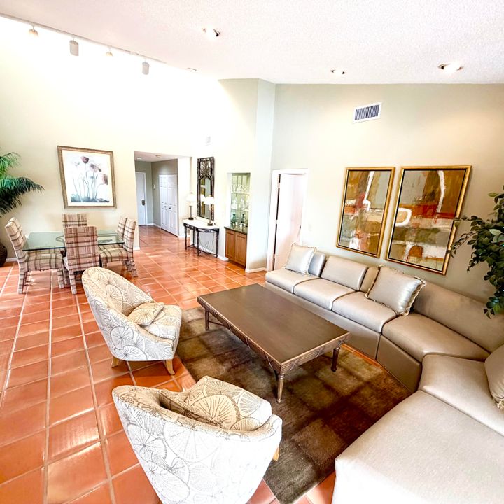 待售: $124,900 (3 贝兹, 2 浴室, 1809 平方英尺)