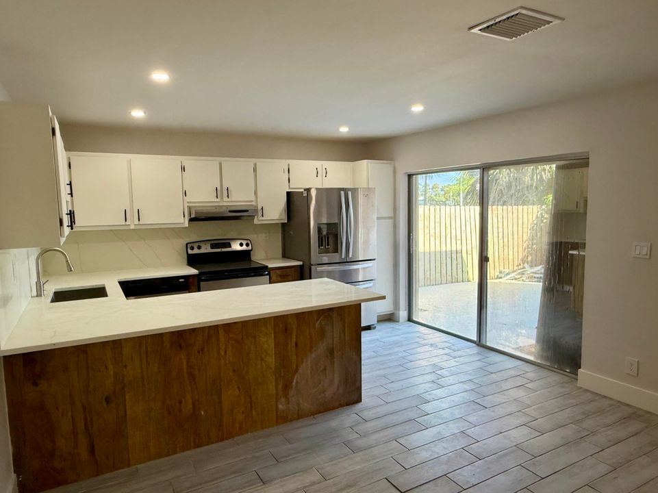 待售: $279,900 (2 贝兹, 2 浴室, 1500 平方英尺)