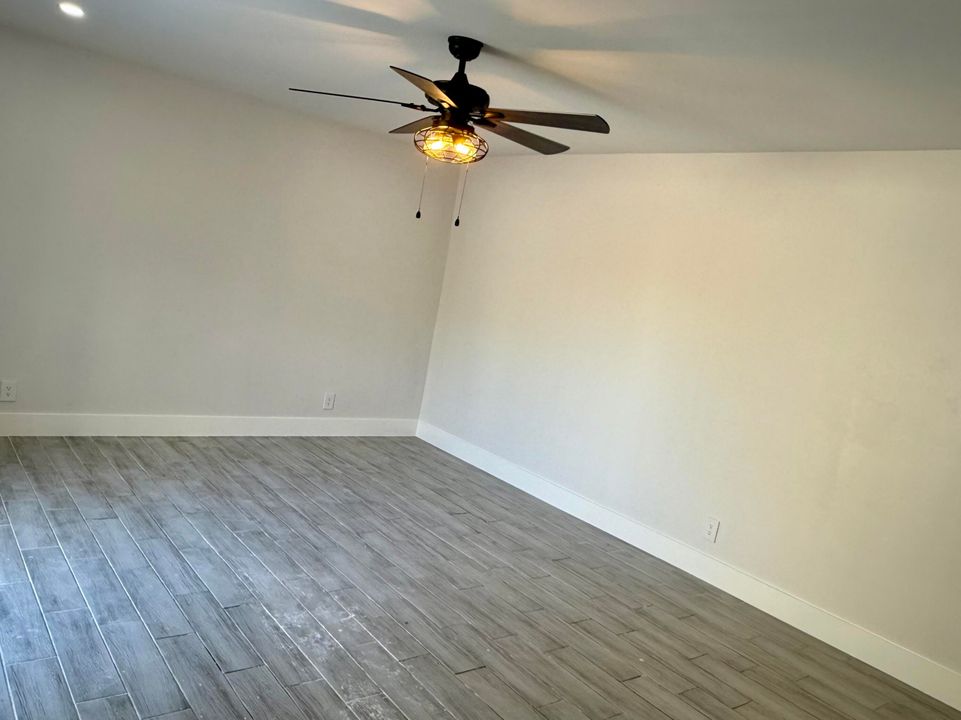 待售: $279,900 (2 贝兹, 2 浴室, 1500 平方英尺)