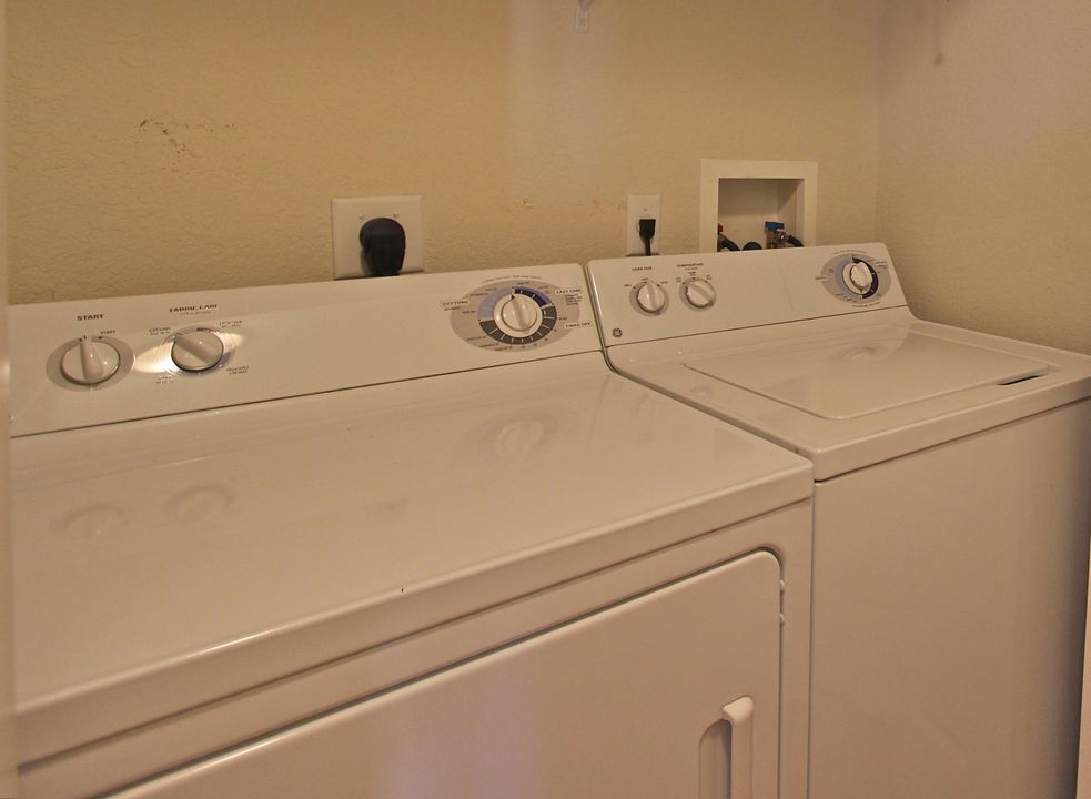 En Renta: $2,400 (2 camas, 2 baños, 1403 Pies cuadrados)