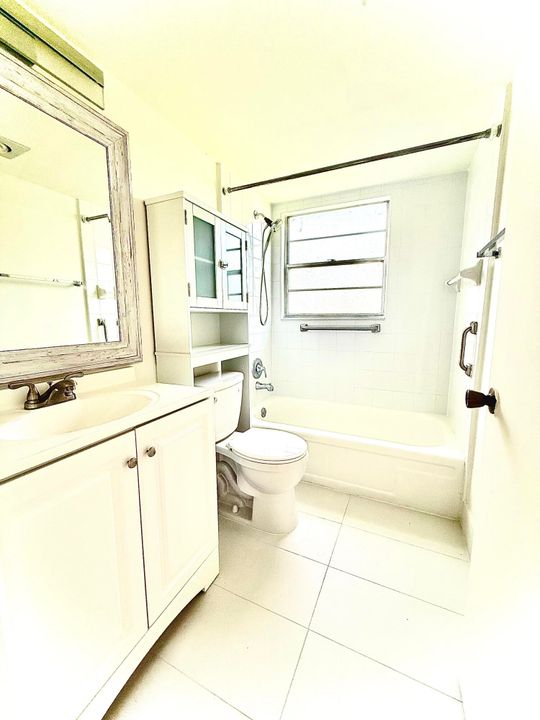 В аренду: $1,700 (2 спален, 1 ванн, 840 Квадратных фут)