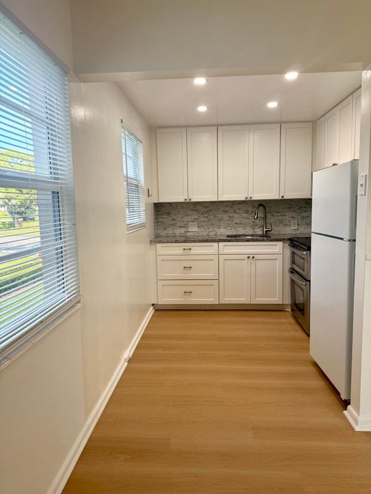 В аренду: $1,700 (2 спален, 1 ванн, 840 Квадратных фут)