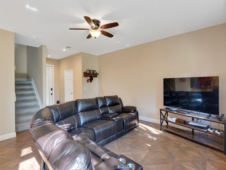 En Venta: $199,000 (3 camas, 2 baños, 1698 Pies cuadrados)