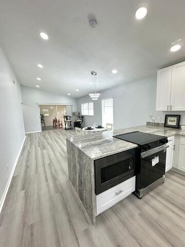 For Sale: $354,900 (2 beds, 2 baths, 1148 Square Feet)