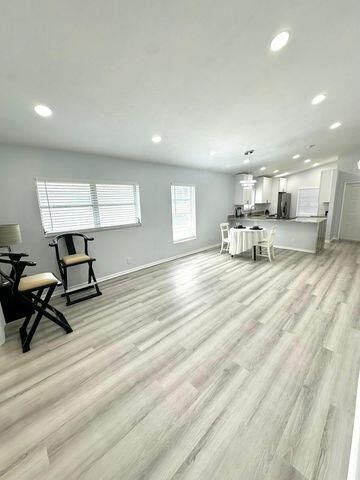 For Sale: $354,900 (2 beds, 2 baths, 1148 Square Feet)